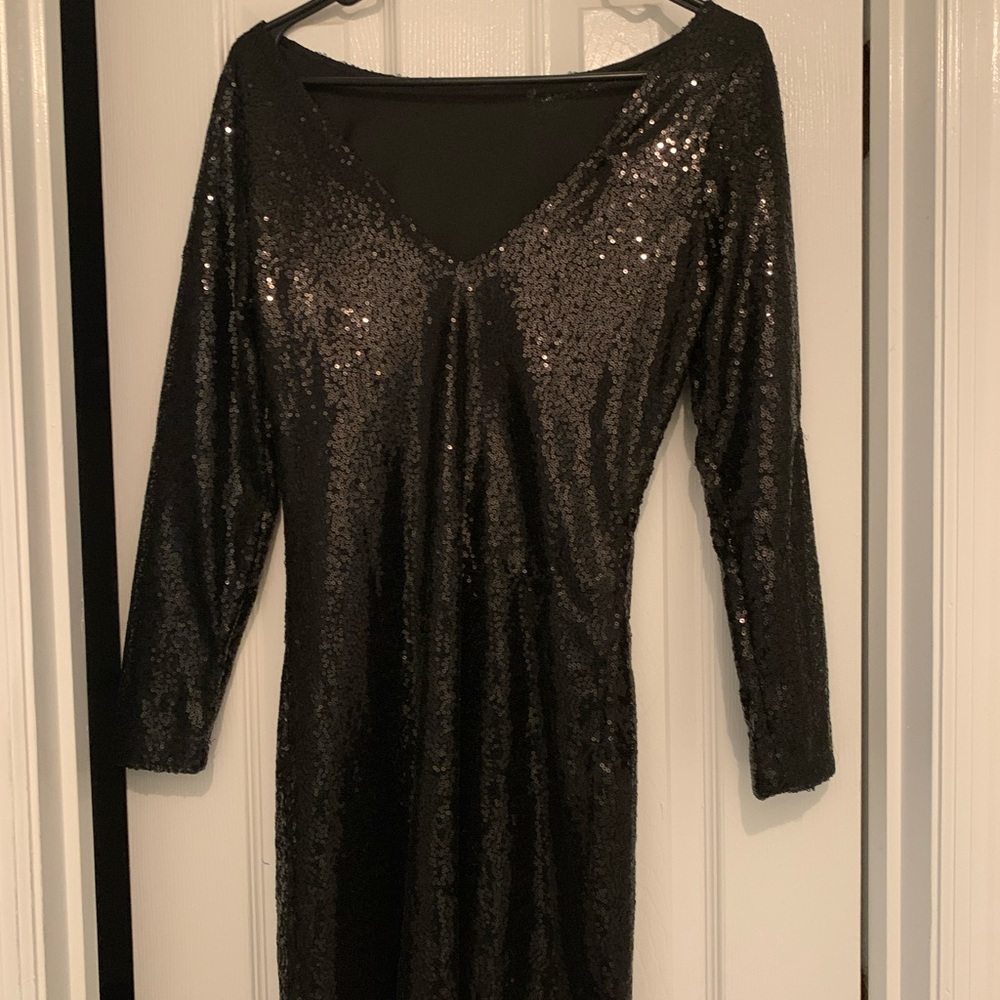 Black full sequined dress